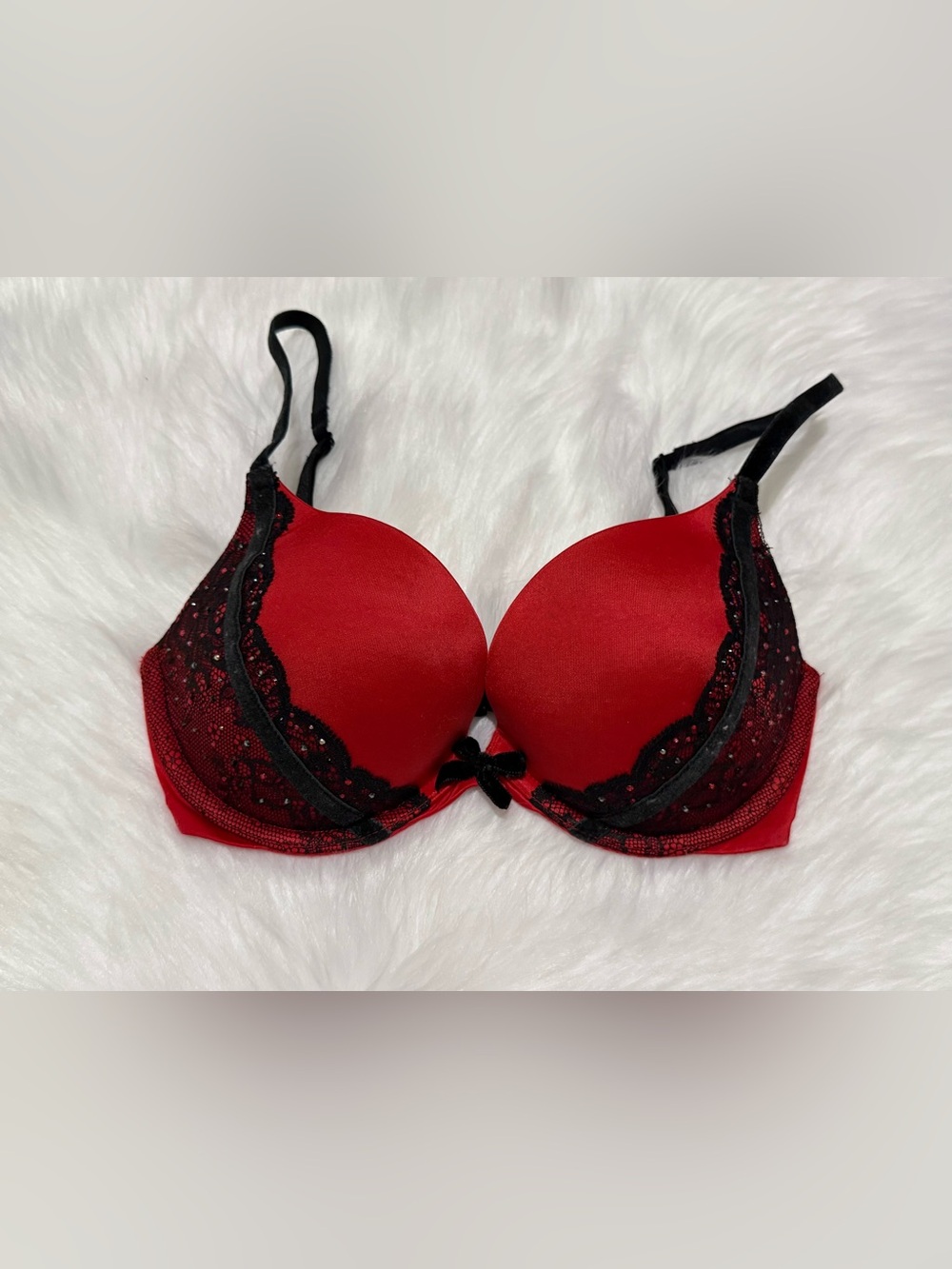 Victoria’s Secret Very Sexy Push Up Bra Size 32D Red & Black Lace NWOT